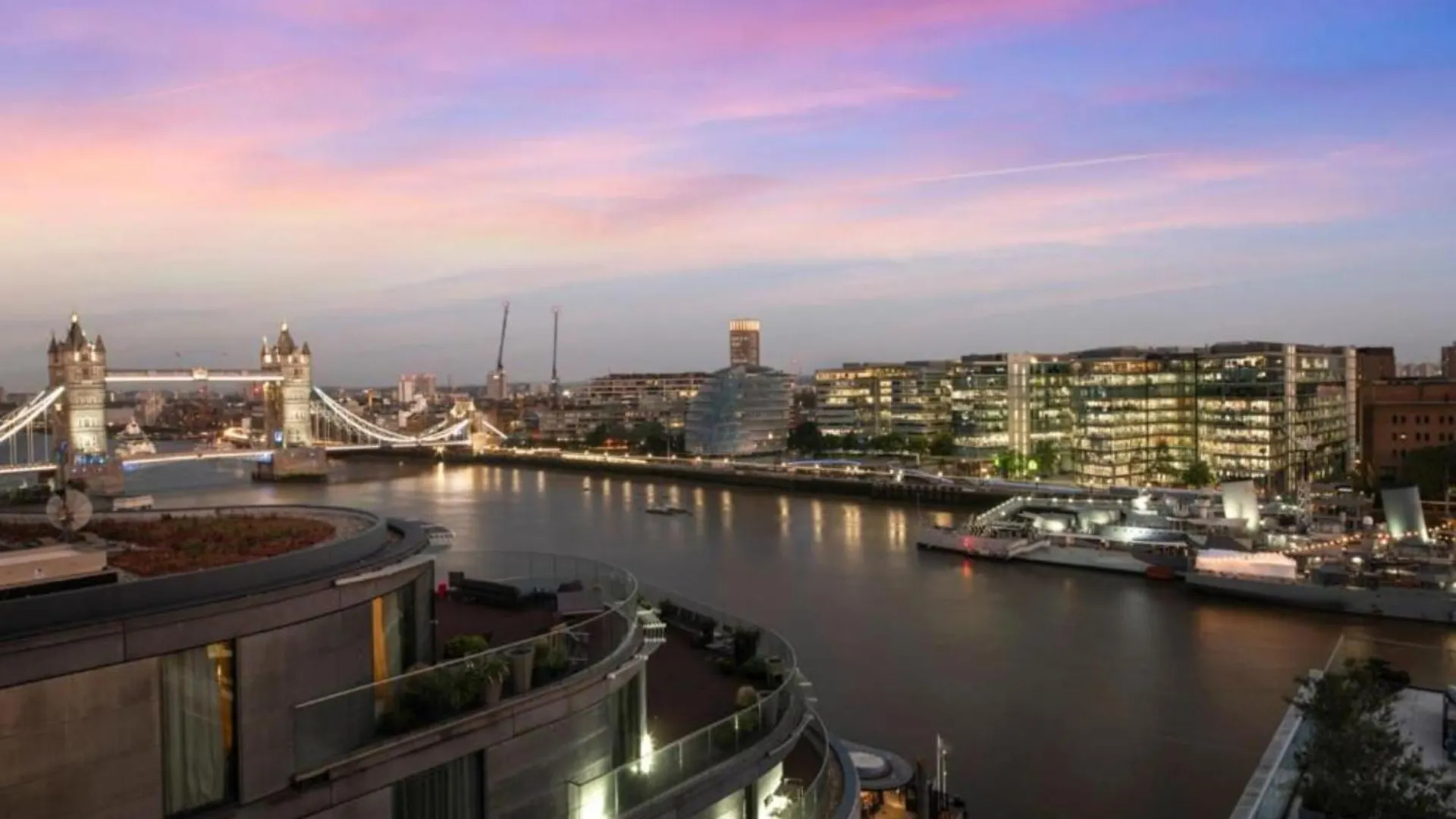 Apartament Luxury Riverside Penthouse 2000Sqft Londyn
