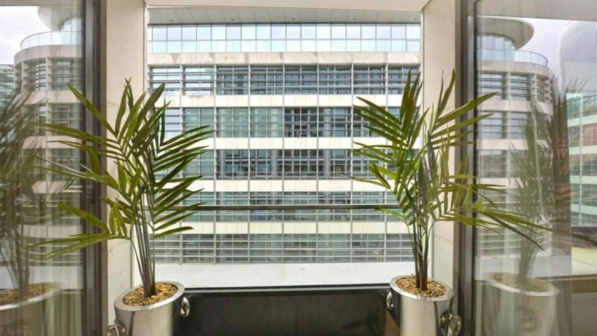 Luxury Riverside Penthouse 2000Sqft London United Kingdom