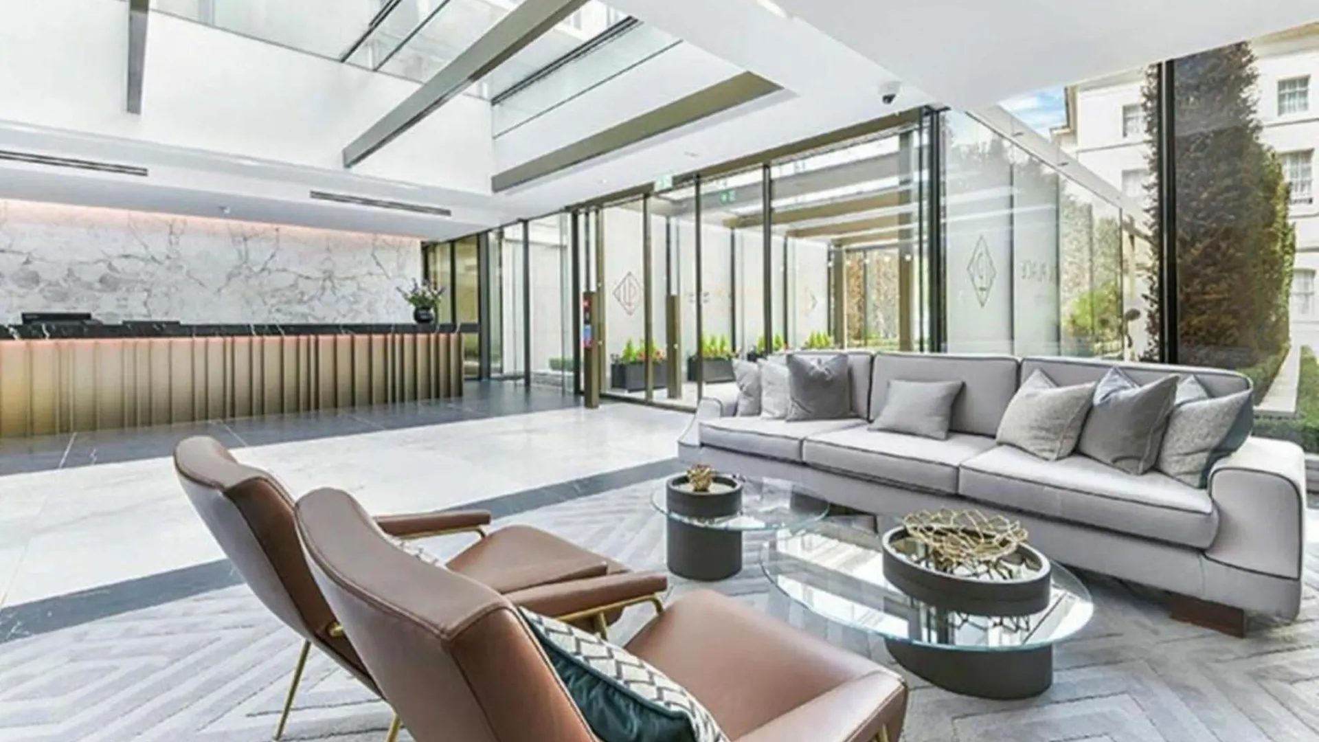Apartment Luxury Riverside Penthouse 2000Sqft London