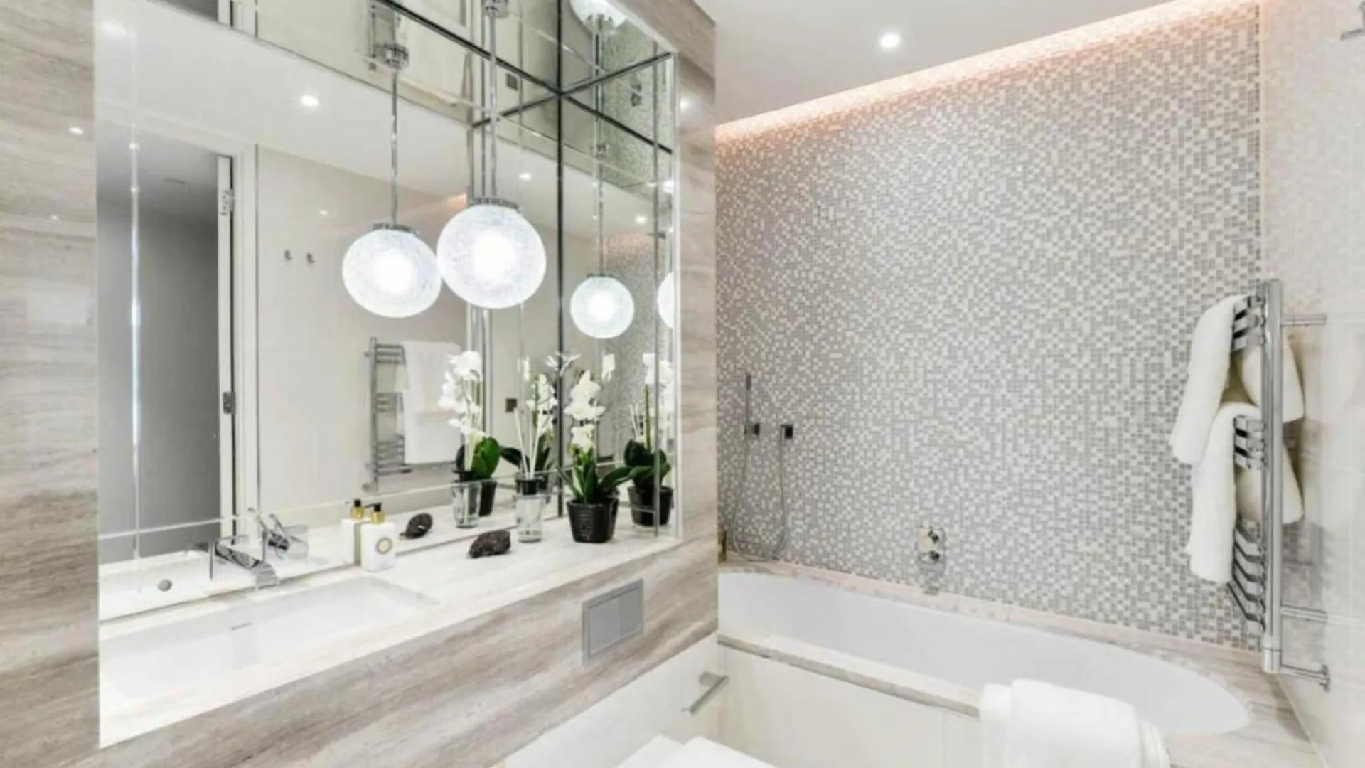 Luxury Riverside Penthouse 2000Sqft London 0*,  United Kingdom
