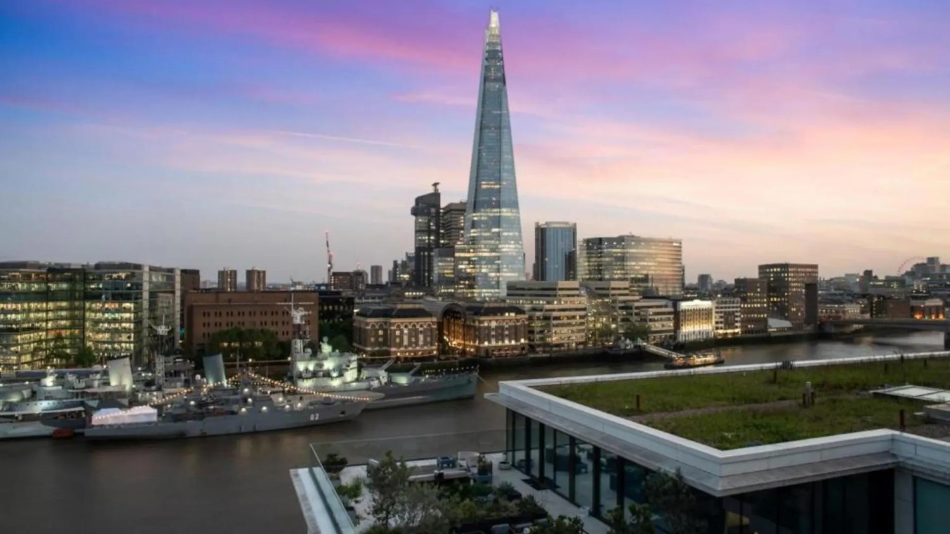 Luxury Riverside Penthouse 2000Sqft London Apartment